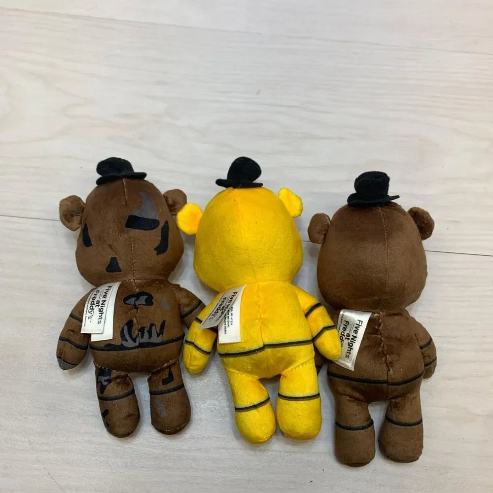 Lot x 3 Five Nights At‎ Freddy's 10 years 8
